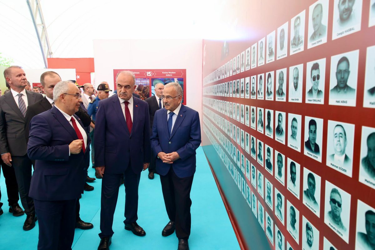 mhilmiguler's tweet photo. 15 Temmuz Demokrasi ve Milli Birlik Günü’nün 10. yıl dönümünde, 15 Temmuz Demokrasi ve Milli Birlik Günü Temalı Fotoğraf ve Resim Sergisi ile 15 Temmuz Milli Birlik Günü Dijital Gösterim Merkezinin açılışını gerçekleştirdik.

15 Temmuz’un milletimizin hafızasında taşıdığı birlik, beraberlik ve milli irade ruhunu yaşatmaya devam edeceğiz.
