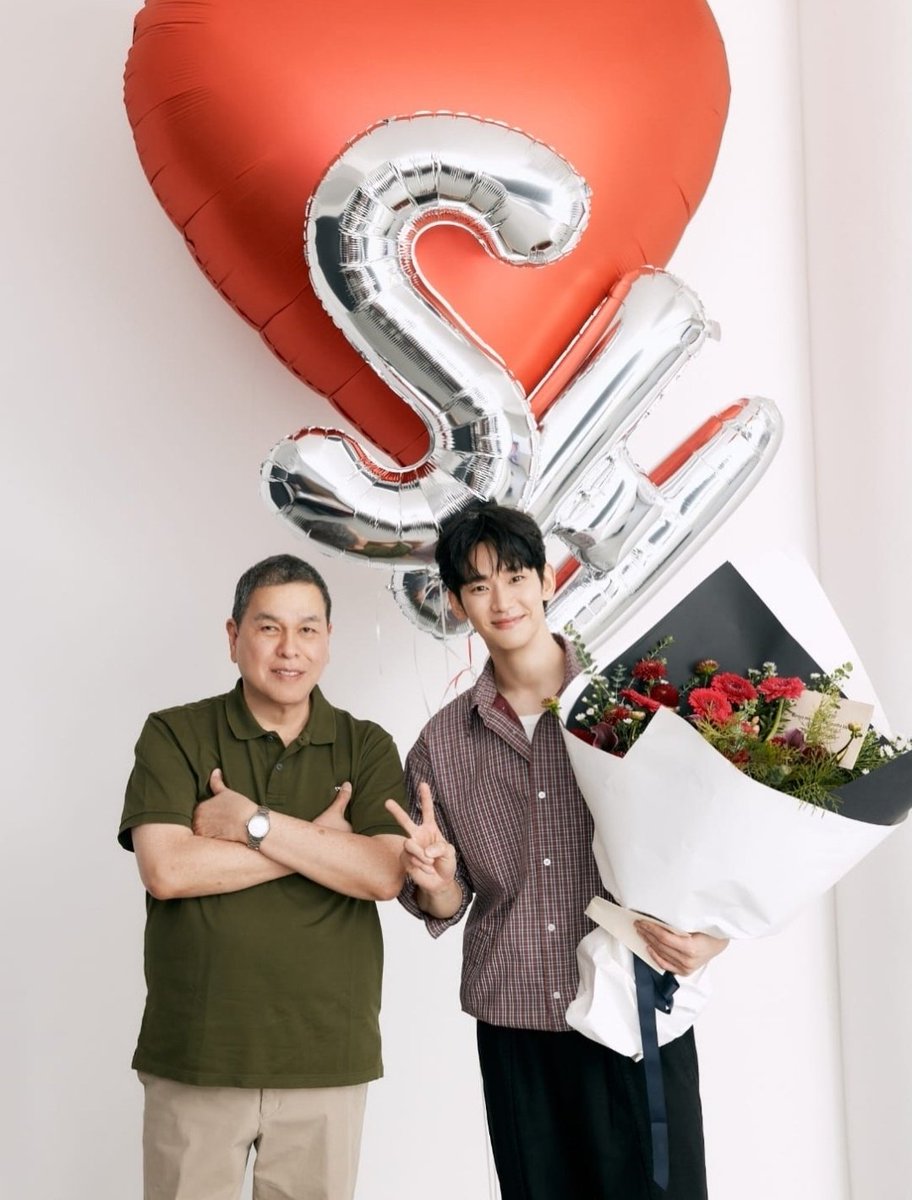 spring_k216's tweet photo. 솔직히 눈물이 많이 날 줄 알았거든? 근데 보자마자 안도의 한숨과 함께 기쁘기만 하네 걱정했던 거보다 너답게 나름대로 잘 지낸 거 같아서. 그저 진짜 진짜 고마워 근데 더 잘생겨져서 왔네? 😉 #김수현

#김수현 #kimsoohyun #金秀賢 #キムスヒョン https://t.co/6x9KuVshI0