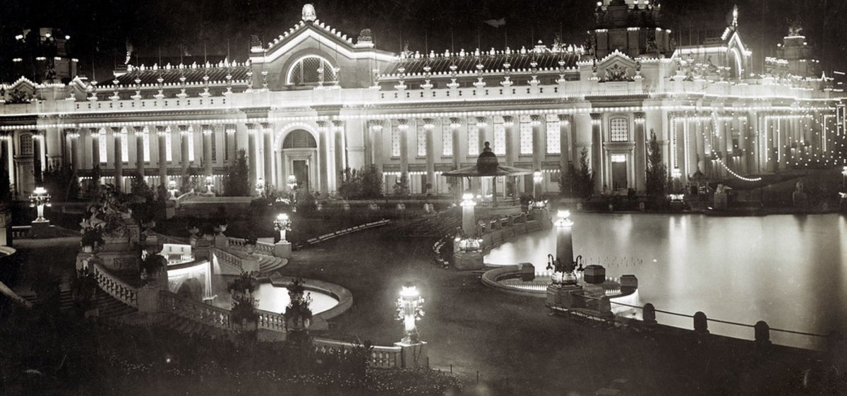 scumbunker's tweet photo. They had palaces of electricity - we don't. https://t.co/FZnL4E8f1l