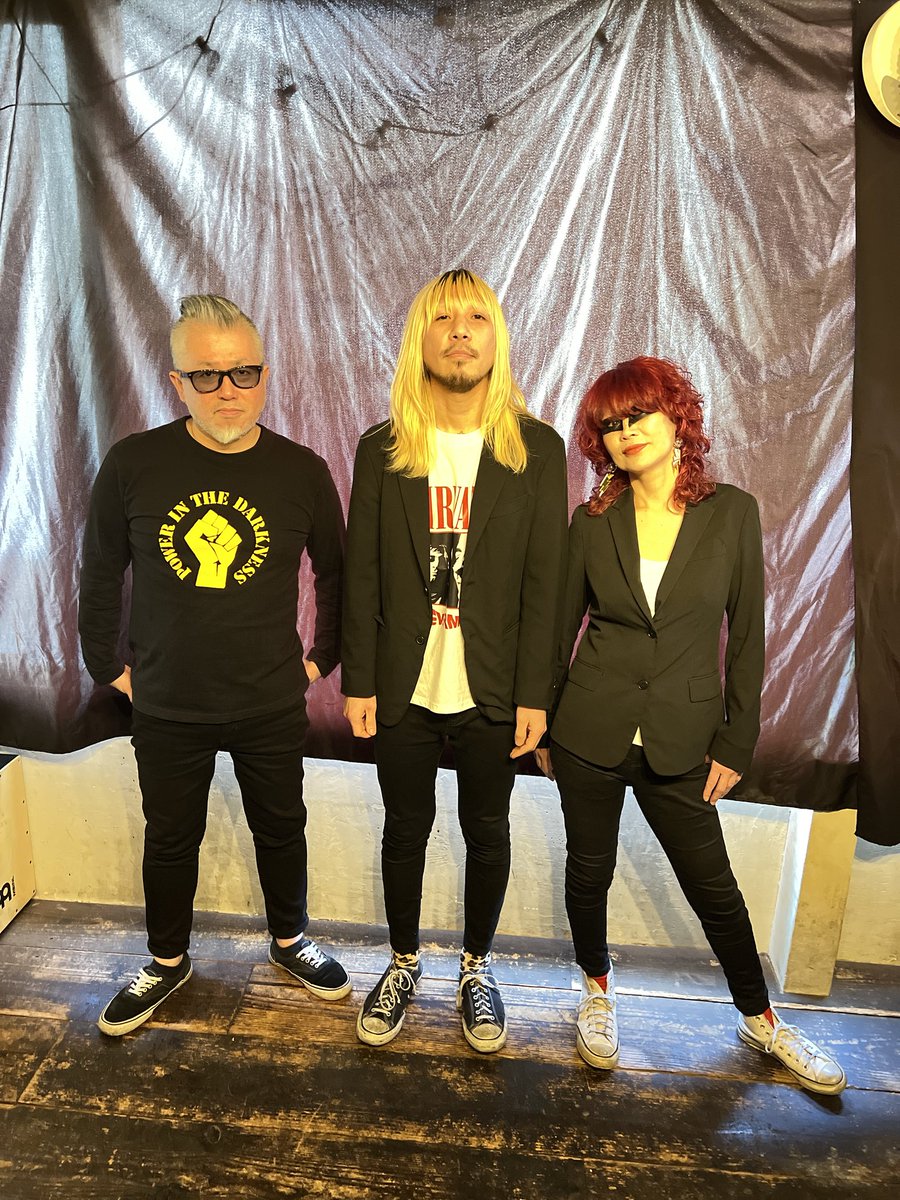 MoNkEy8BuSiNeSs's tweet photo. 7/29にDUMB RECORDSからリリースされる僕等のセカンドアルバムについて一生大事にしたい宝物みたいなコメントの数々を頂いております！皆さん、本当に本当にありがとうございます！
DUMB RECORDSのサイトでご覧いただけます！是非聴いてほしいです！
ヨロシクお願いします！
https://t.co/QcXrGApnbN https://t.co/8ZX2TeltB4