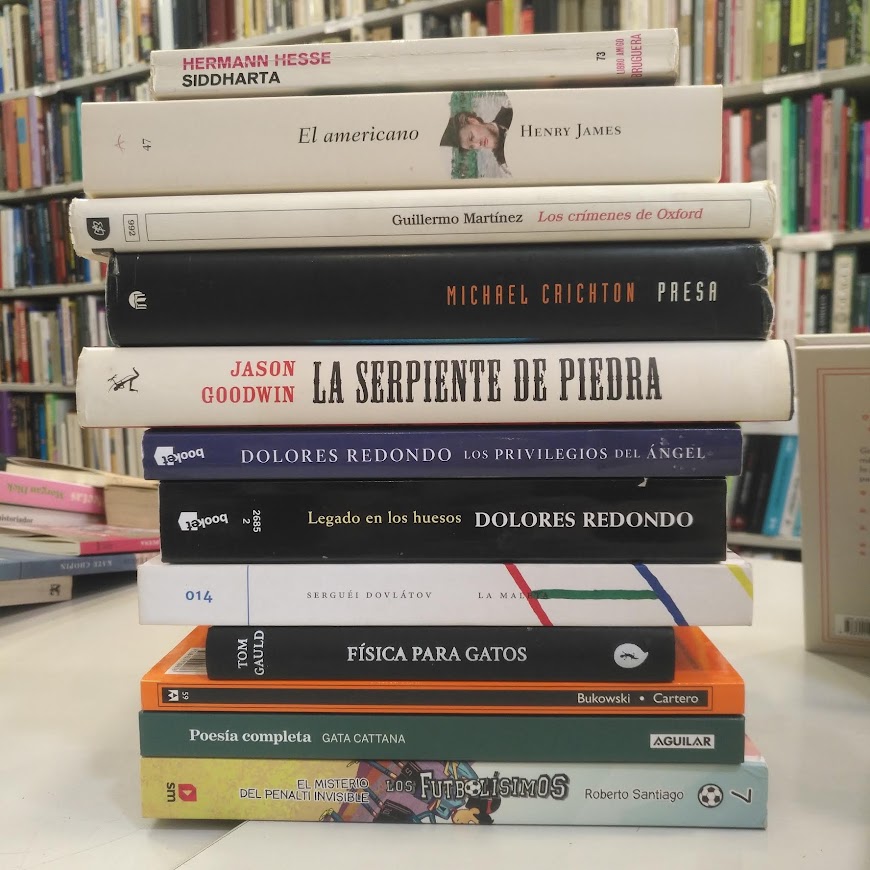 libreriapraga's tweet photo. Vamos, que nos vamos.
Gata Cattana, física para gatos, dovlatov...
.
#buenviajeEspaña
.
.
.
#lodehoy
.
#Granada
#librería
#libros
#segundamano
#books https://t.co/kJihsjr7V5
