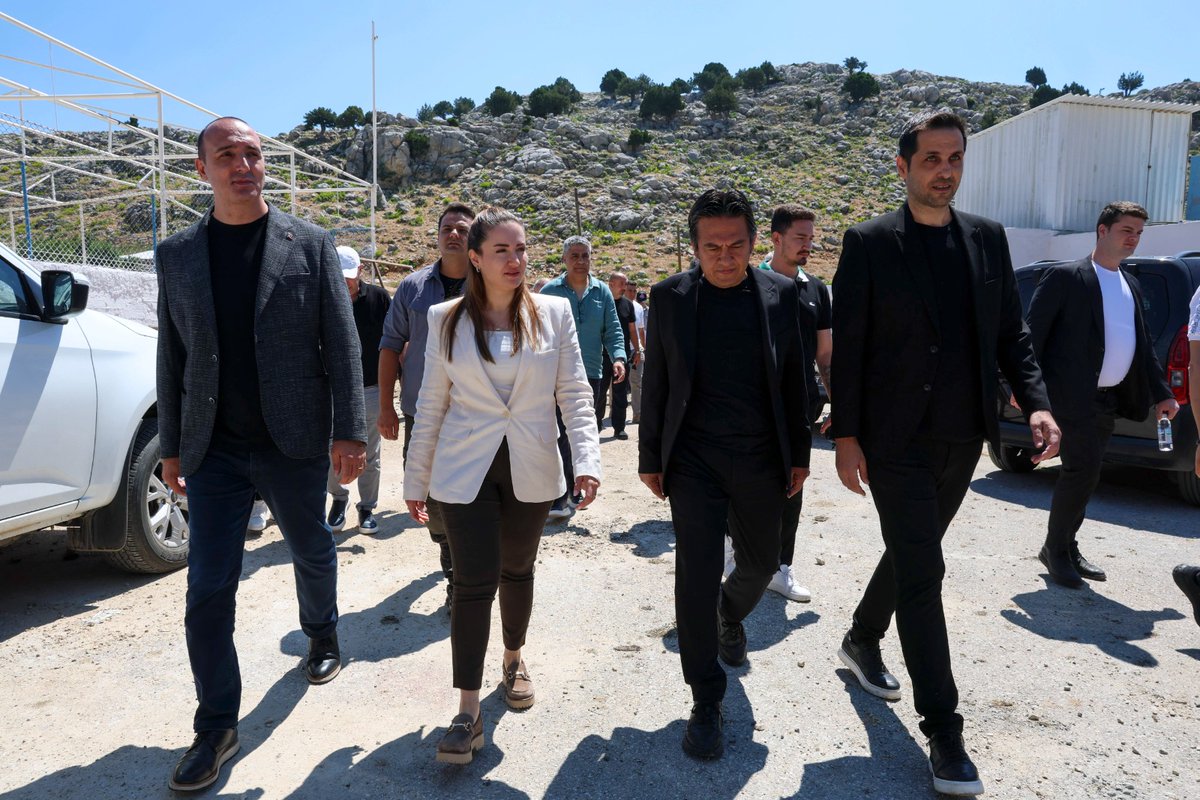 ANTALYABB's tweet photo. Feslikan Er Meydanı güreşlere hazırlanıyor 💪🏻✅

Ata sporumuzun heyecanını en güzel şekilde yaşatmak amacıyla, Antalya Büyükşehir Belediyesi olarak Konyaaltı Belediyesi iş birliğiyle, bu yıl 28’incisi düzenlenecek Feslikan Yağlı Pehlivan Güreşleri, https://t.co/c50Sd51Wye