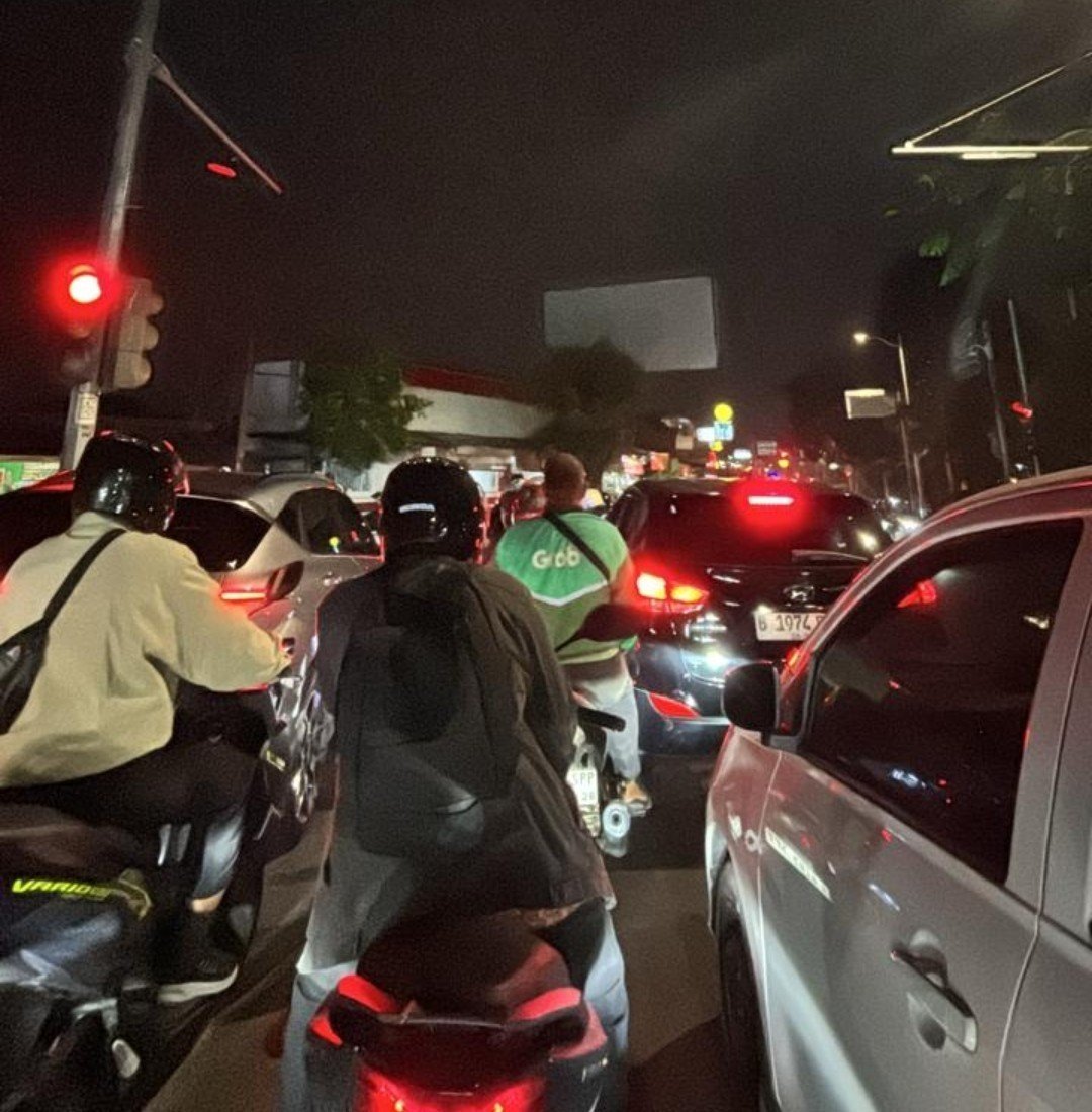 theoddictive's tweet photo. Pulang pergi ngerangkak terus gimana ga mabok wkwk https://t.co/ABbiGaF80E