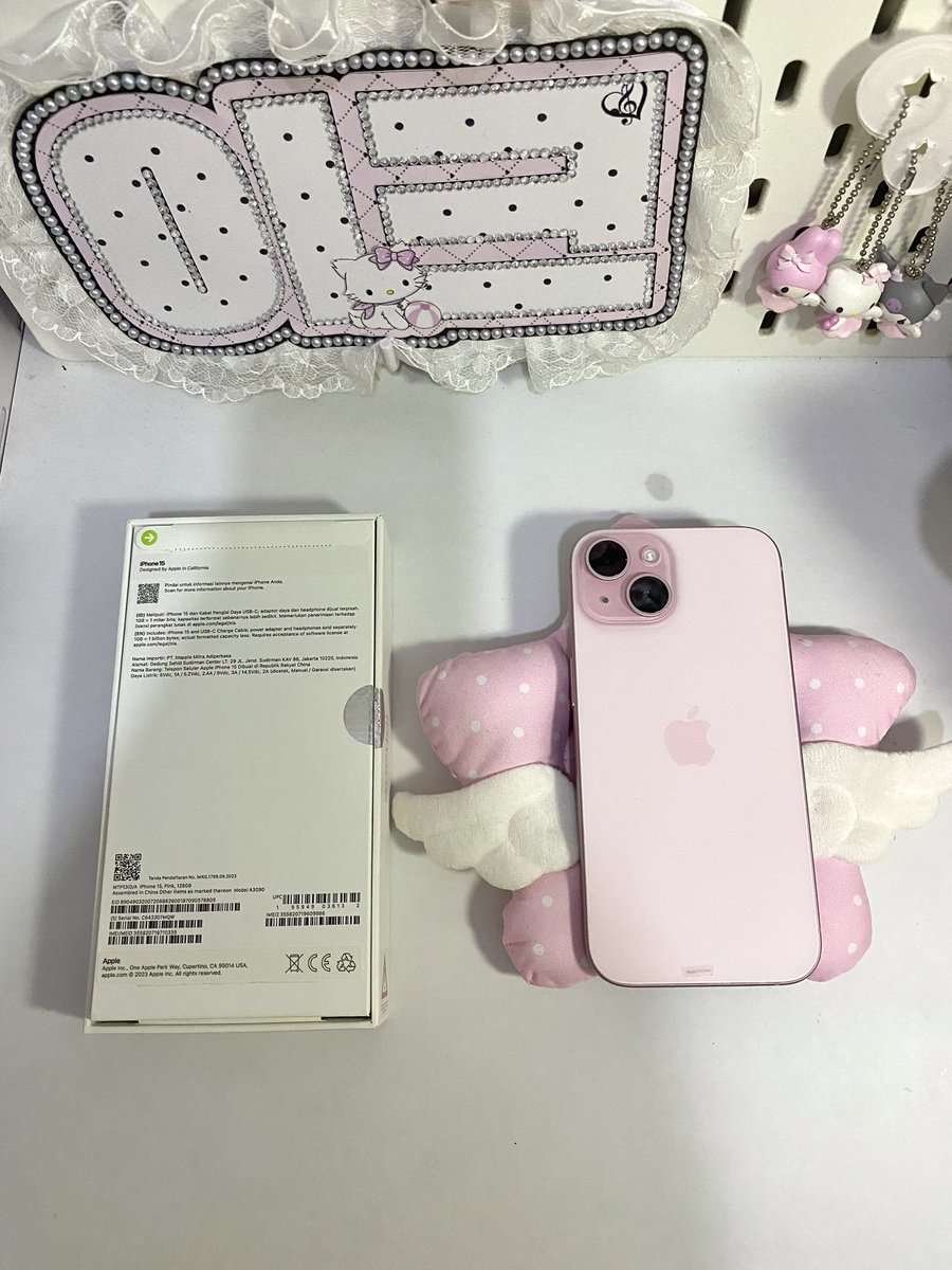 siyeyun's tweet photo. wts/want to sell
iphone 15 128gb pink

• battery health 86%
• lengkap box &amp; charger 
• tombol aman semua
• kamera depan &amp; belakang jernih
• ex digimap
• free cases

price 9,8 jt boleh nego 
dm for details🫶🏻

#zonauang #jualiphone #wtb https://t.co/OzOzaLkdCu