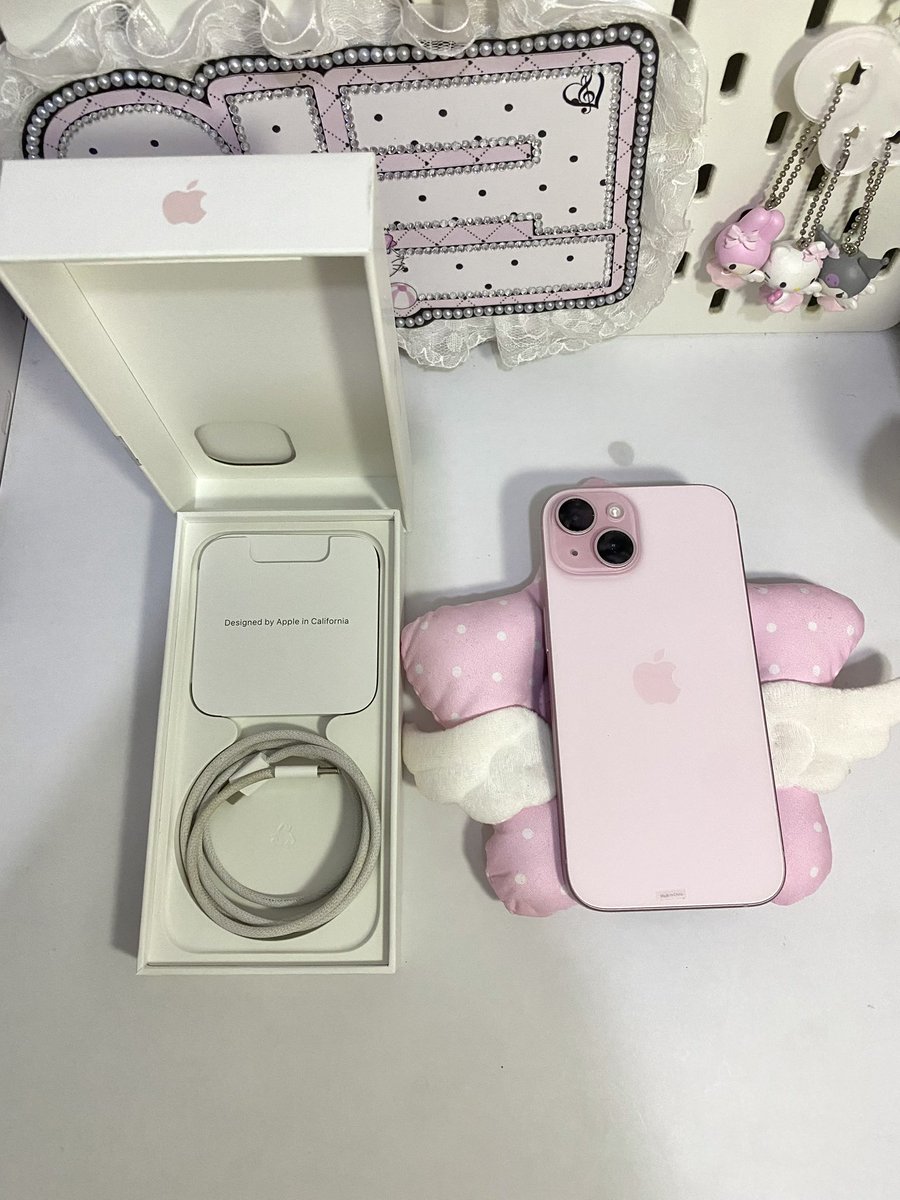 siyeyun's tweet photo. wts/want to sell
iphone 15 128gb pink

• battery health 86%
• lengkap box &amp; charger 
• tombol aman semua
• kamera depan &amp; belakang jernih
• ex digimap
• free cases

price 9,8 jt boleh nego 
dm for details🫶🏻

#zonauang #jualiphone #wtb https://t.co/OzOzaLkdCu