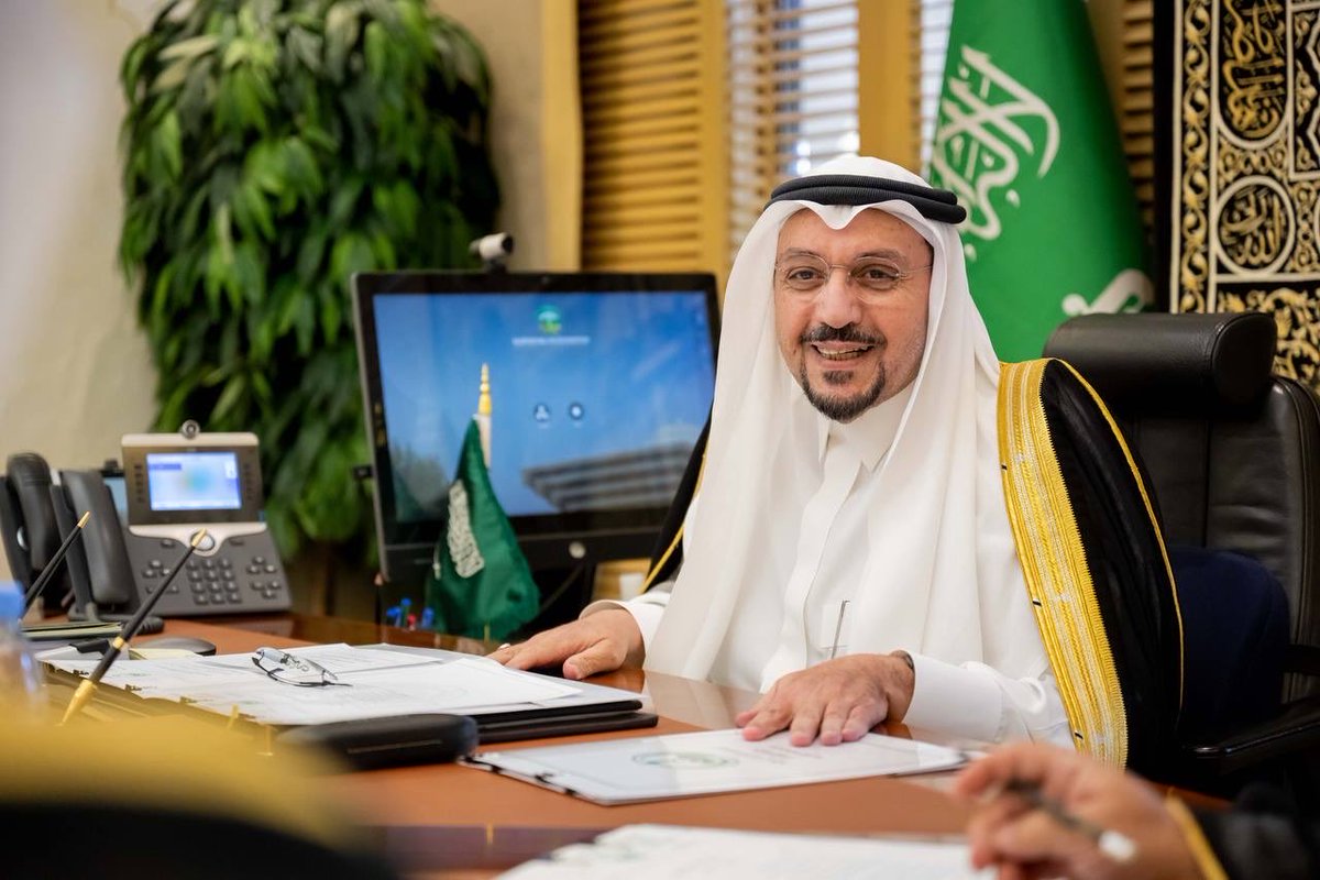 EmarahAlQassim's tweet photo. أكد سموه أهمية تعزيز العمل الوقفي بوصفه أحد الروافد التنموية المستدامة، ودوره في دعم المبادرات المجتمعية والإسهام في تحقيق مستهدفات رؤية السعودية 2030..

سمو #أمير_منطقة_القصيم يترأس الاجتماع الثامن لمجلس أمناء صندوق القصيم الوقفي. https://t.co/Yi5Bk3XUVv
