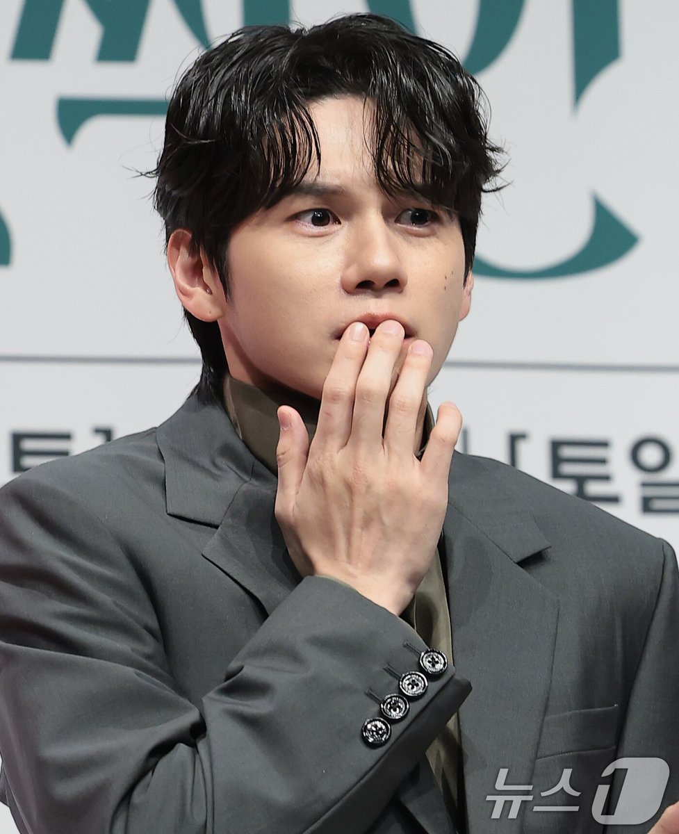 sportalkorea's tweet photo. 🌟260714 옹성우
📸 Photographed by 뉴스1
#옹성우 #ONGSEONGWU
#tvN #오싹한연애 #SpookyinLove
#제작발표회 https://t.co/k7R9dKVWp3