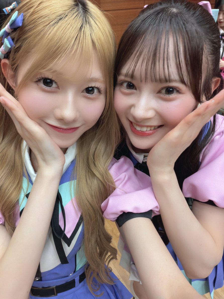 erii_20031027's tweet photo. #うたコン 
ありがとうございました！✨

新曲 「好きish」
「ポニーテールとシュシュ」

を披露させていただきました！🔅

新曲初披露どうでしたかー？🍑

「ソーラン節」
「渚にまつわるエトセトラ」 も
盛り上げ隊で出させていただいて、
とっても楽しかったです〜！💖 https://t.co/6YGimemVag