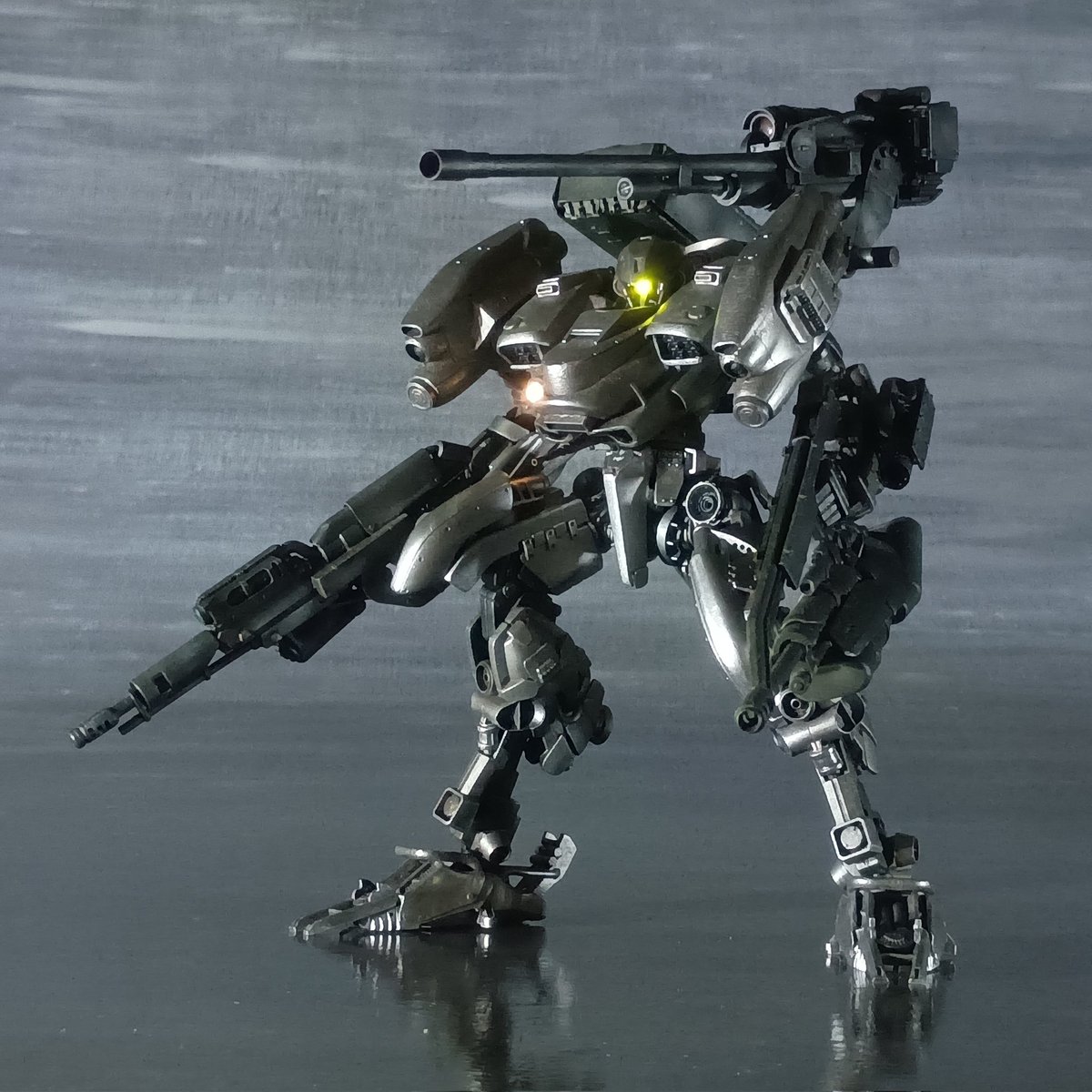 tokushi004's tweet photo. 7月10日は
#アーマードコアの日 
初代が発売されて今年で29年だそうです
初代から続く制作側のアーマードコアに対する熱量がこれだけのファンを獲得したんだと思います
こんなに時代が変わっても決して色褪せてない https://t.co/RE7RrtNkML