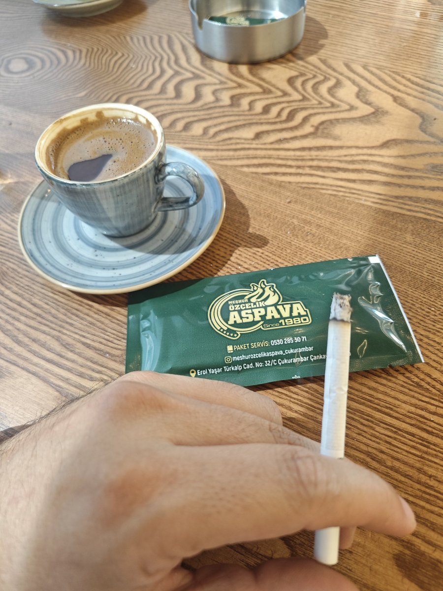 emredemir64's tweet photo. Bı kahve? Bı sigara? https://t.co/ZMxufh7y9t