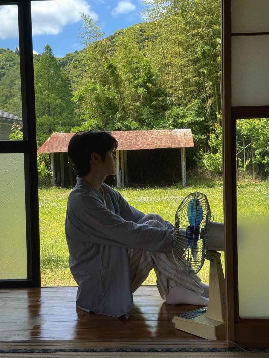 0714_left's tweet photo. 좋아하는 공 이야기 하자
나는 병약공, 나 두고 어느 순간 홀연히 사라질 것 같은 공, 잡으려해도 절대 안잡힐 것 같은 공 https://t.co/4SpPxx7Xr8