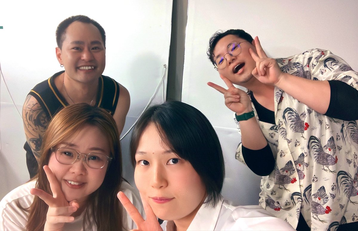 nkhr_si's tweet photo. #LSR沈黙 
謎に空いている上中は、ここにいないお二人のスペースってことで😉
何かと沢山笑っている稽古場です！
楽しくやってくぞーい😆 https://t.co/Wv92fVRlNv