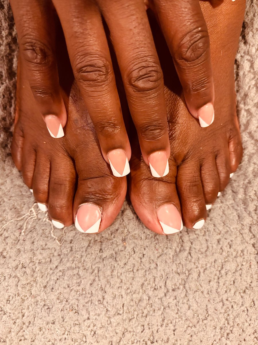 charisma_cash's tweet photo. We showing titties or toes today? https://t.co/8ZLmct6tgr