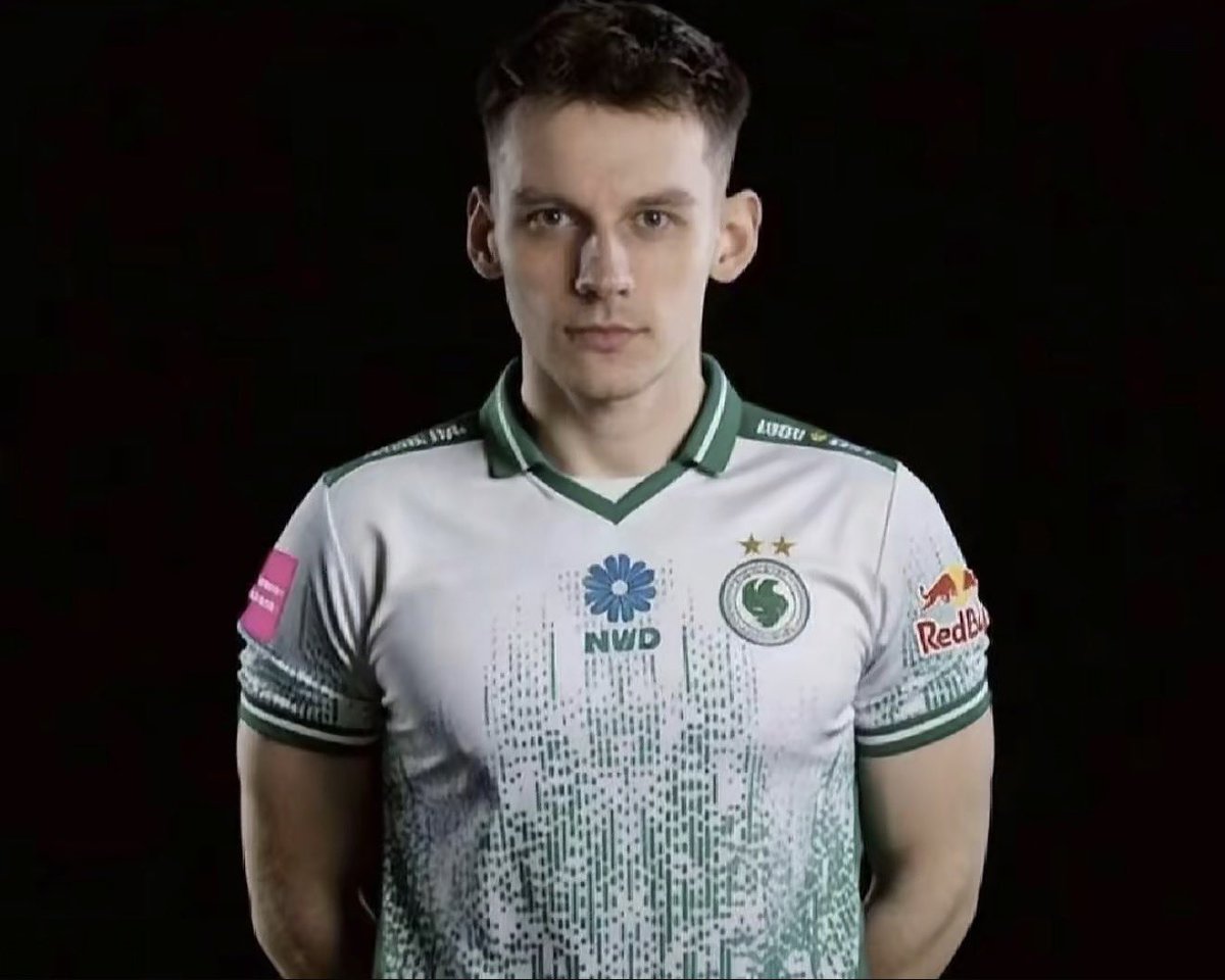albino_leaf's tweet photo. I think we should turn karrigan
to the coach,turn Teses to rifle and turn Niko to IGL.But who’s the next player?
#cs2 #csgo #falcons #niko #monesy #karrigan #kyousuke #teses #frozen https://t.co/1ustXi9Ypz