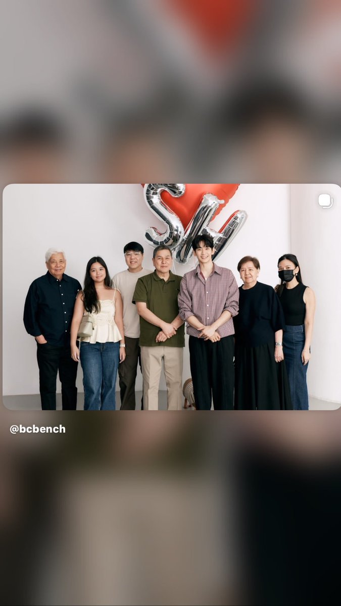 green_tea0325's tweet photo. キムスヒョン俳優を信頼し、傍らに立ち、どこよりも早くサポートを申し出たBenchのように、キムスヒョン俳優が今後とも多くの かけがえのない絆を結んでいけることを切に願っています。

#김수현 #金秀賢 #KimSooHyun
 #キムスヒョン https://t.co/RkU0QN9MUi