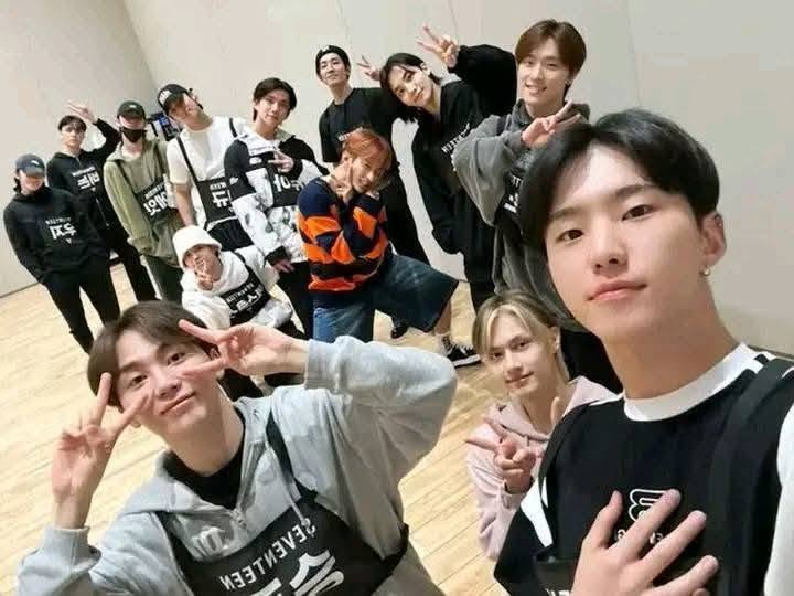 cheolhanglazer's tweet photo. The photo                                          Behind the scene https://t.co/4YKixFOSm3