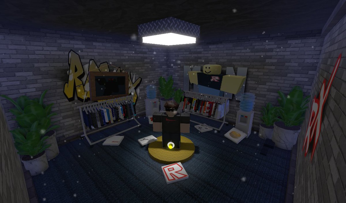 Daniel_RJ90's tweet photo. avatar editor for hider #HideOrSurvive #Robloxdev #RobloxStudio https://t.co/ySvtH2Lfnv