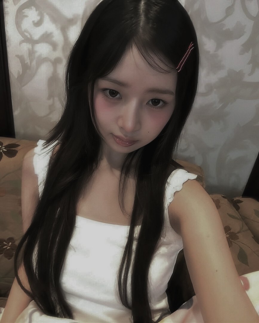 dxlceve's tweet photo. Starting anew wasn't easy, especially when my timeline had gathered a little dust...

It's Evelia here, looking for kind souls to chat with, whether it's small talk, late-night conversations, or anything in between.

As a token of new friendship, please accept this little treat. https://t.co/Eqj9MHED9C