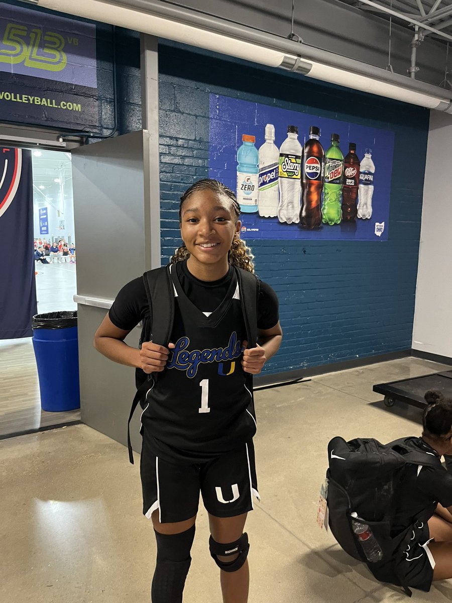 SissyFasho's tweet photo. A few highlights from this weekend! 🙏🏽🏀 @Legends_Bball @SelectEventsBB
Per Game Averages:
• 7.0 PPG
• 4.0 APG
• 4.0 SPG
• 2.0 RPG
Grateful for every opportunity to compete and continue growing. The work doesn’t stop! 💙💛 #StayHungry #PointGuard #LegendsU #TrustTheProcess https://t.co/6HmcHXClxb