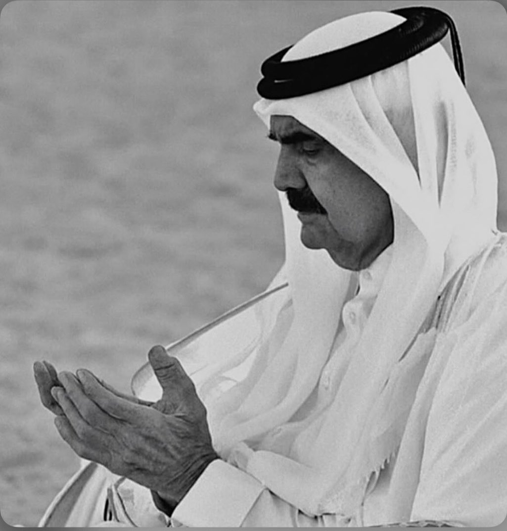 aiixrt's tweet photo. لو تدّري الأرض بـ إنّك مندفن فيها
قالت ياكبر الجميل .. إللي ملا بطنيِ https://t.co/Hwbvyg4U2S