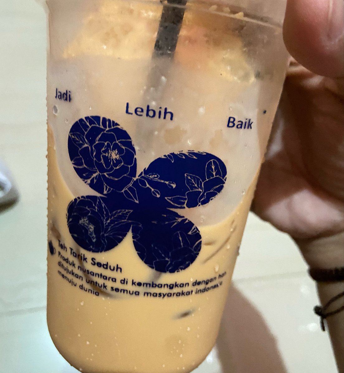spqcebuntae's tweet photo. thai tea mang the best. nomor 2 setelah kopi🫢 https://t.co/0kuOnKuo7m