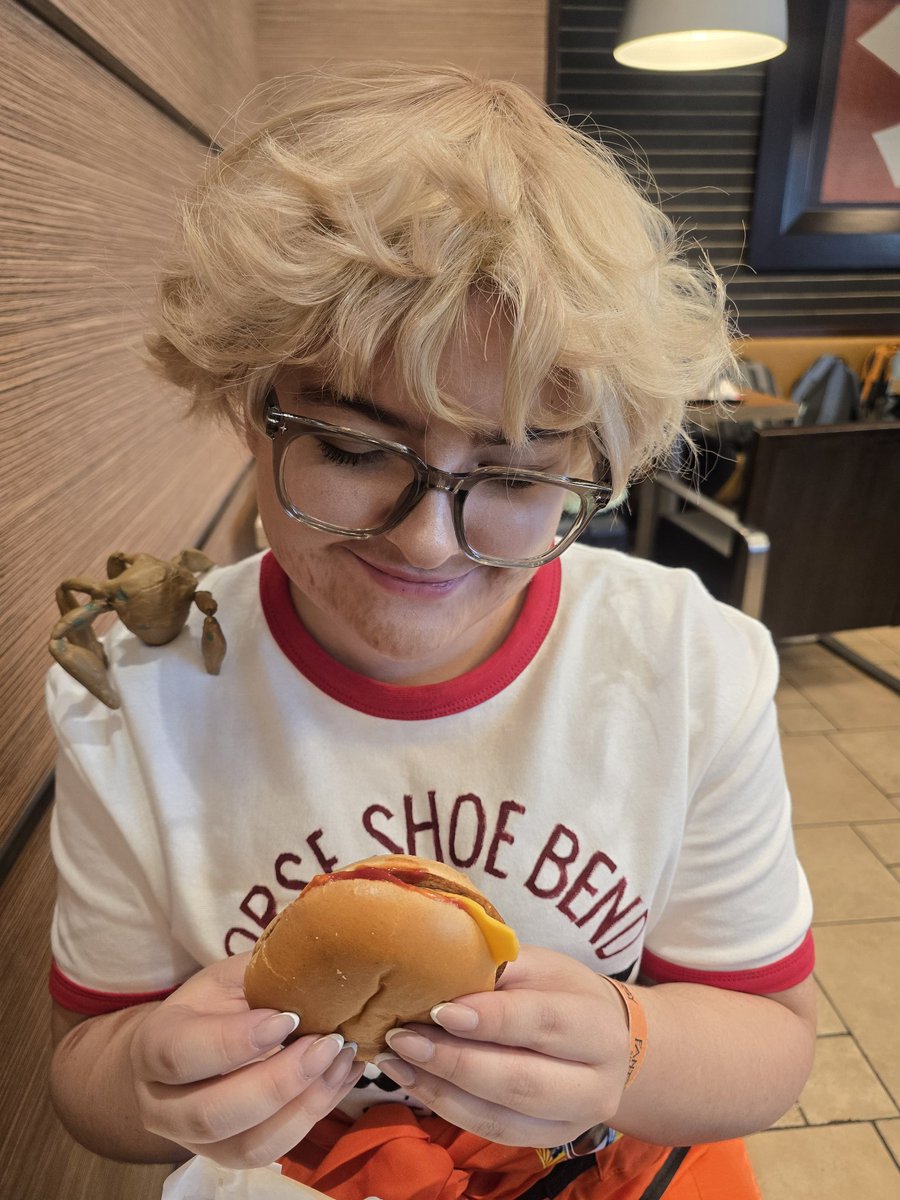 HoshiVincus's tweet photo. Meburger 🍔 #projecthailmary #rylandgrace #phm https://t.co/q4asgqA5Uj
