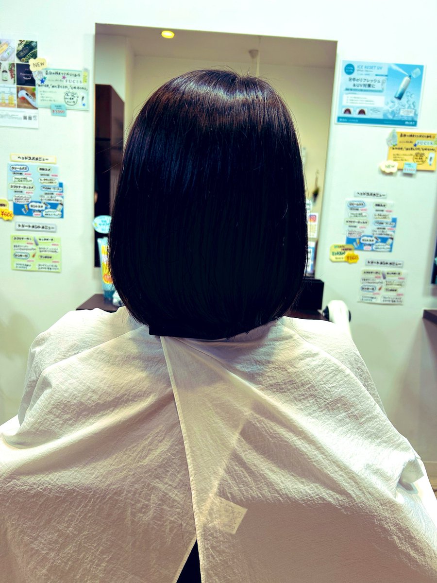 a_zx03's tweet photo. 約60cmカットしてもらって２度目のヘアドネーション✂︎
今回初めての美容室を予約してみたんだけど、店内の雰囲気が素敵なのと、担当スタッフさんが猫好きで沢山お話できて楽しかった🐱❤️ https://t.co/Pi4Y8R6SEl