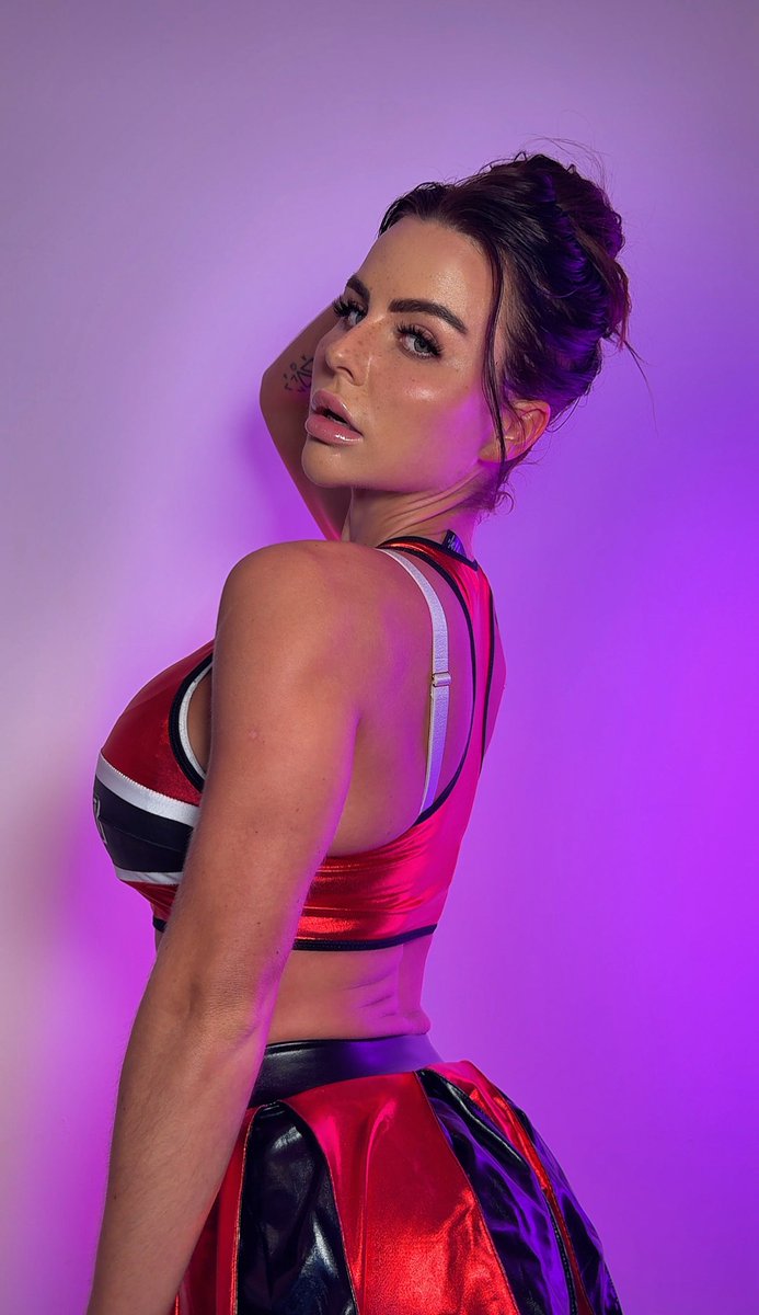 gymgirlbillie's tweet photo. First photo of the day. https://t.co/YYu0DsgfUX