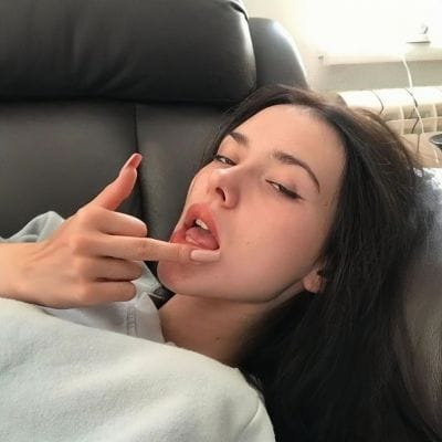 sofiyfbjyxukb's tweet photo. Just hanging out, feeling good 👌 https://t.co/G1DndfIjJl