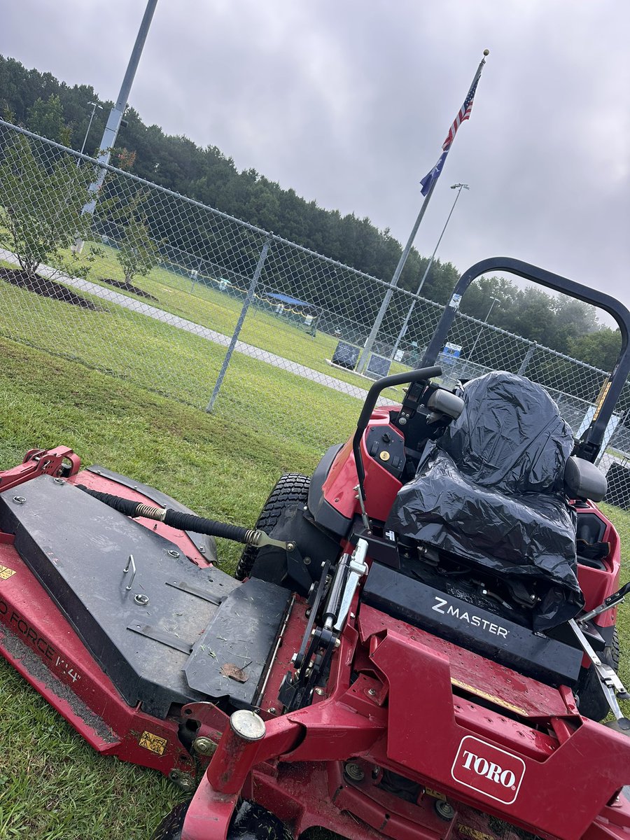 MrBasan08's tweet photo. Cloudy, hazy day over the yards at Green Seas Floyds Park. Here we go Horry County! @hc_parks_rec @HorryCounty_Gov #EverGrateful https://t.co/iCsjvERmbC