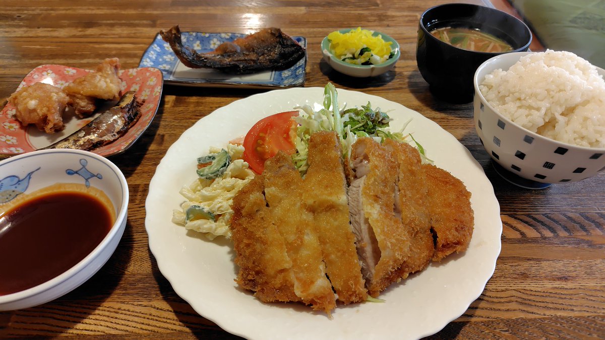 sambar5338's tweet photo. 名古屋に飯食いに行くくらいには名古屋めしうまいと思ってる
炎上商法に手を出した奴はもう終わりなのでブロック無視で終了 https://t.co/4dFuaMLz0e