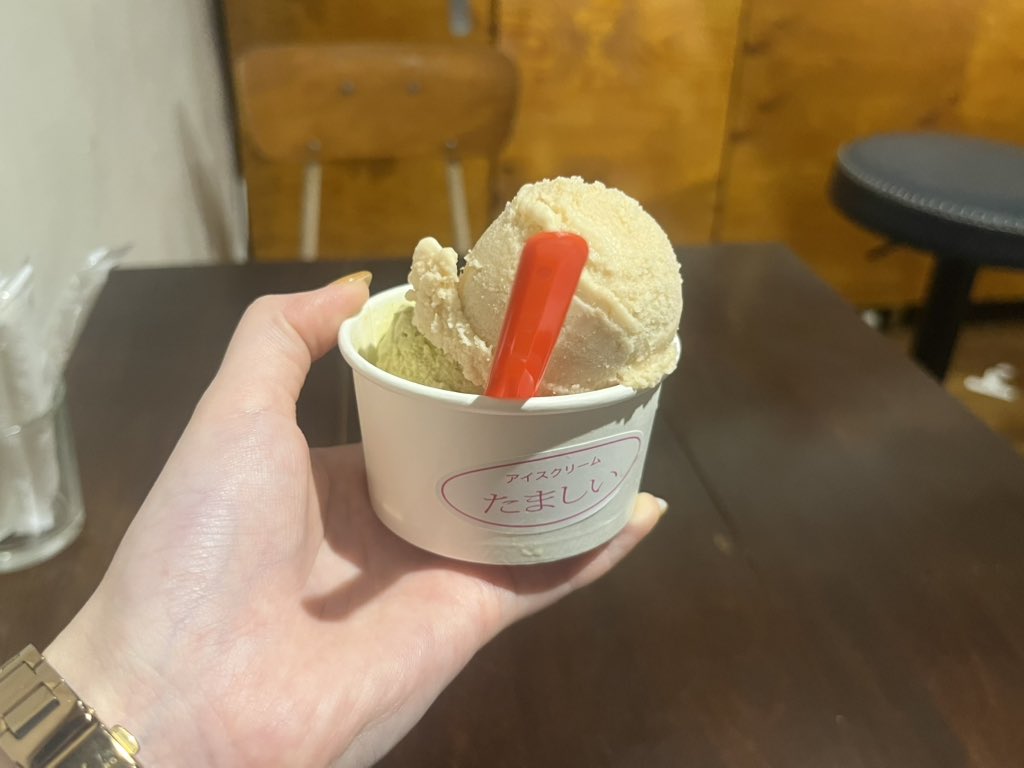 tsubakitsu's tweet photo. 西日暮里の屋上にてアイスクリームたましい
もも茗荷・桜葉台湾ウーロン とっても美味しかった… https://t.co/JFBdpaRRCN
