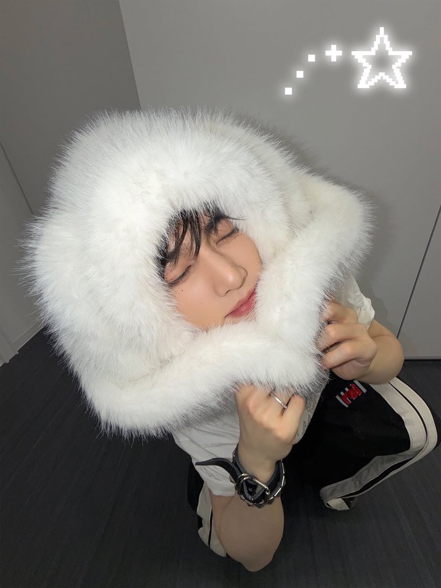 colattie's tweet photo. ORANG SELUCU INI SIAPA YANG PUNYA??? OH JELAS SUNG HANBIN 😌 https://t.co/dXbYj7NqMJ