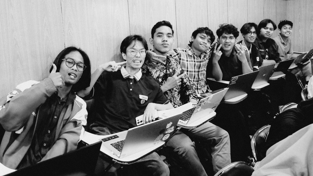 glrzd's tweet photo. so happy to meet ppl like them https://t.co/loJOD2E73j