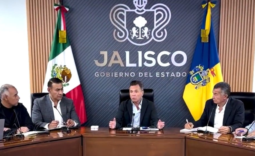 marcatextos's tweet photo. LA CRISIS DEL AGUA Y LA AMNESIA DE LEMUS

Varias de las "enfermedades" que denunció sufre el SIAPA le fueron "contagiadas" en los sexenios de Movimiento Ciudadano, y ahora exige que todos le hagamos al "doctor".
El análisis de @jcentresemana 
https://t.co/7qJGqsMVyW https://t.co/w37gkJ1A8L