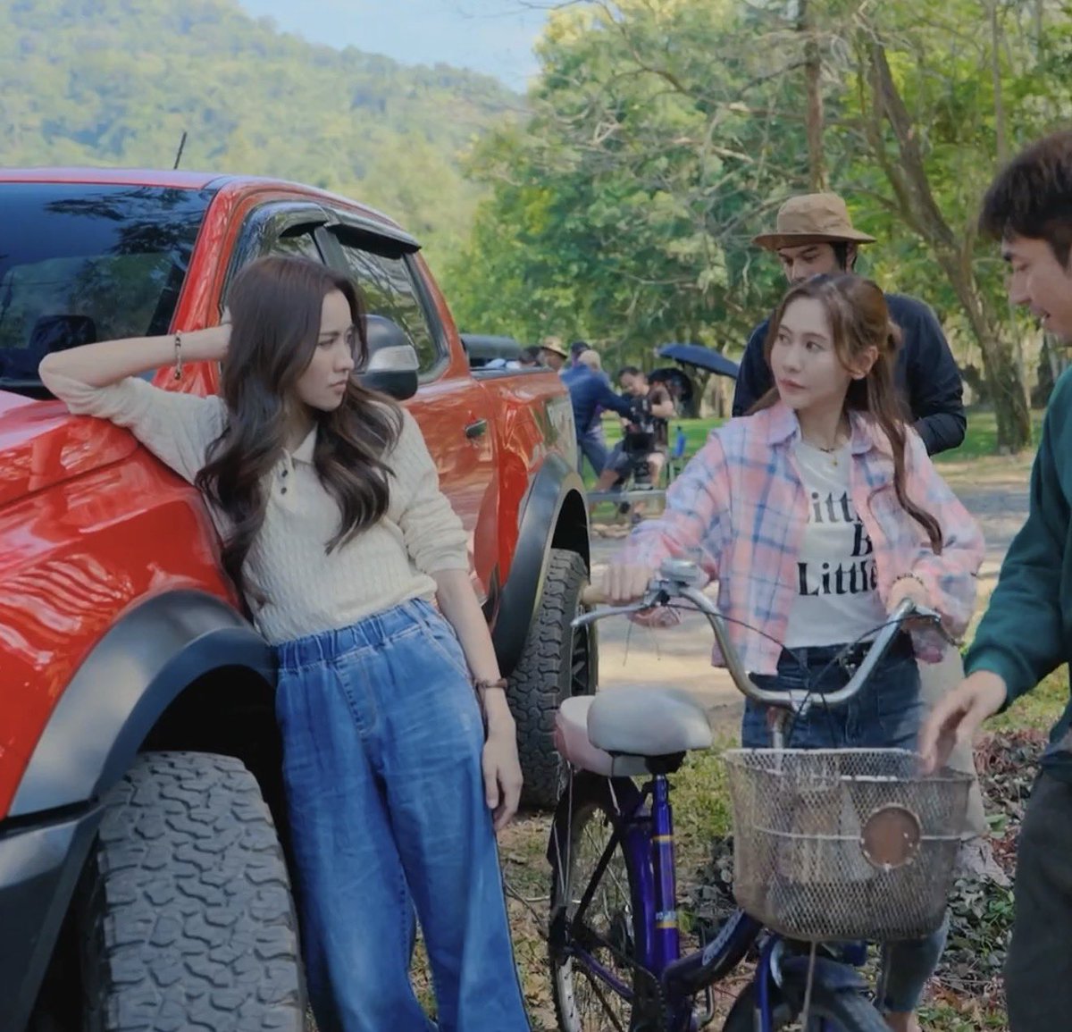 wrl_dal's tweet photo. ตอนคุณเกลียดผม ผมยืนอยู่ท่านี้

#โซ่รักอัคนี #4elements 
#น้ำหนึ่งเนย #NamneungNoey https://t.co/4AcOzNWj7v