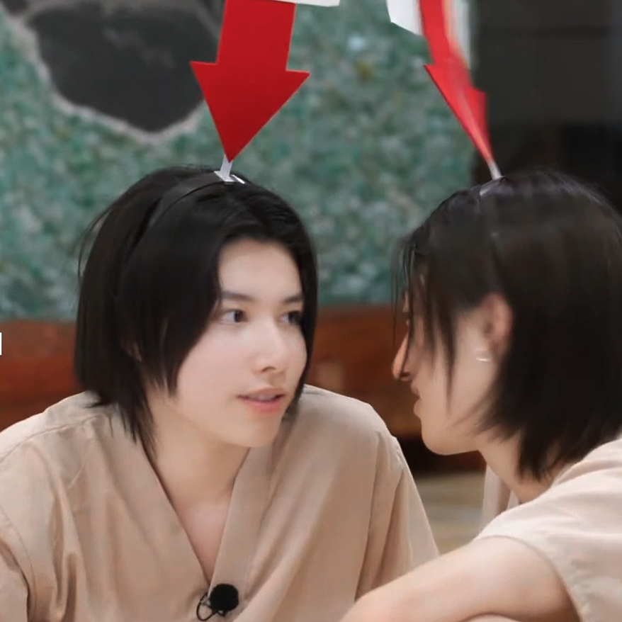 jaehyunistriku's tweet photo. luindut kalo sama kakak ntik tuh clingy banget ya kayak dia sering dan gak segan buat approach kakak ntik duluan veryy gemasss https://t.co/IjfiCLVzj7