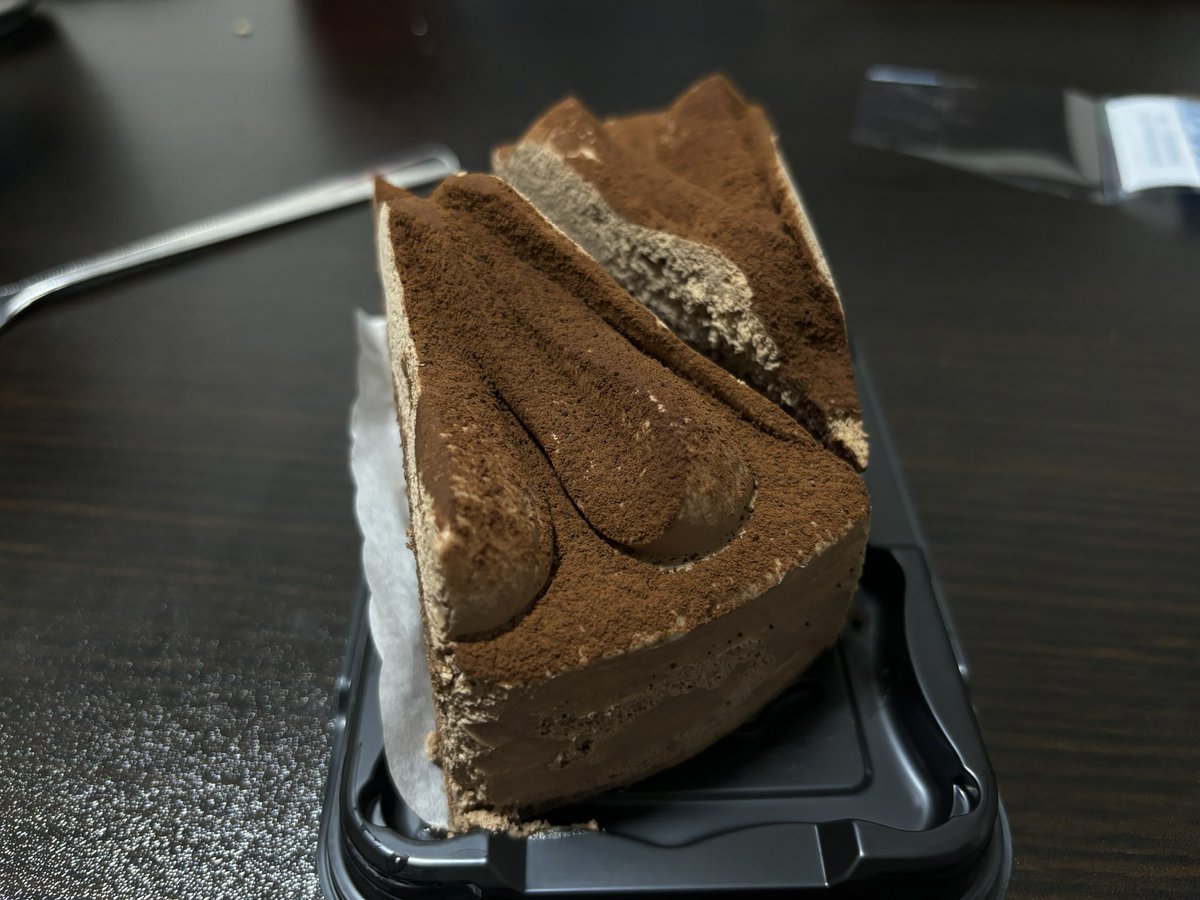 SuperLegendsola's tweet photo. バースデーケーキいただきます😀 https://t.co/bbMkrH84tj
