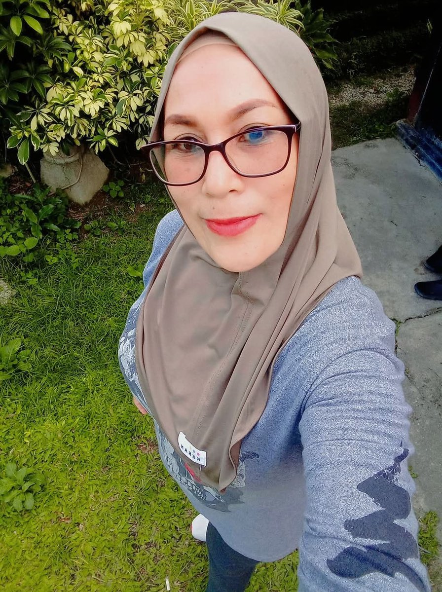 gldlane56639's tweet photo. Bunir Udah tua tpi masih cntik😍😘🤤🥵
Suka jogging juga🤤🤤😘
Bikin crt ah 🤤
#binor
#tantetante
#Fantasyyfoto
#fantasyyvideo https://t.co/UrhZyJZu8Y