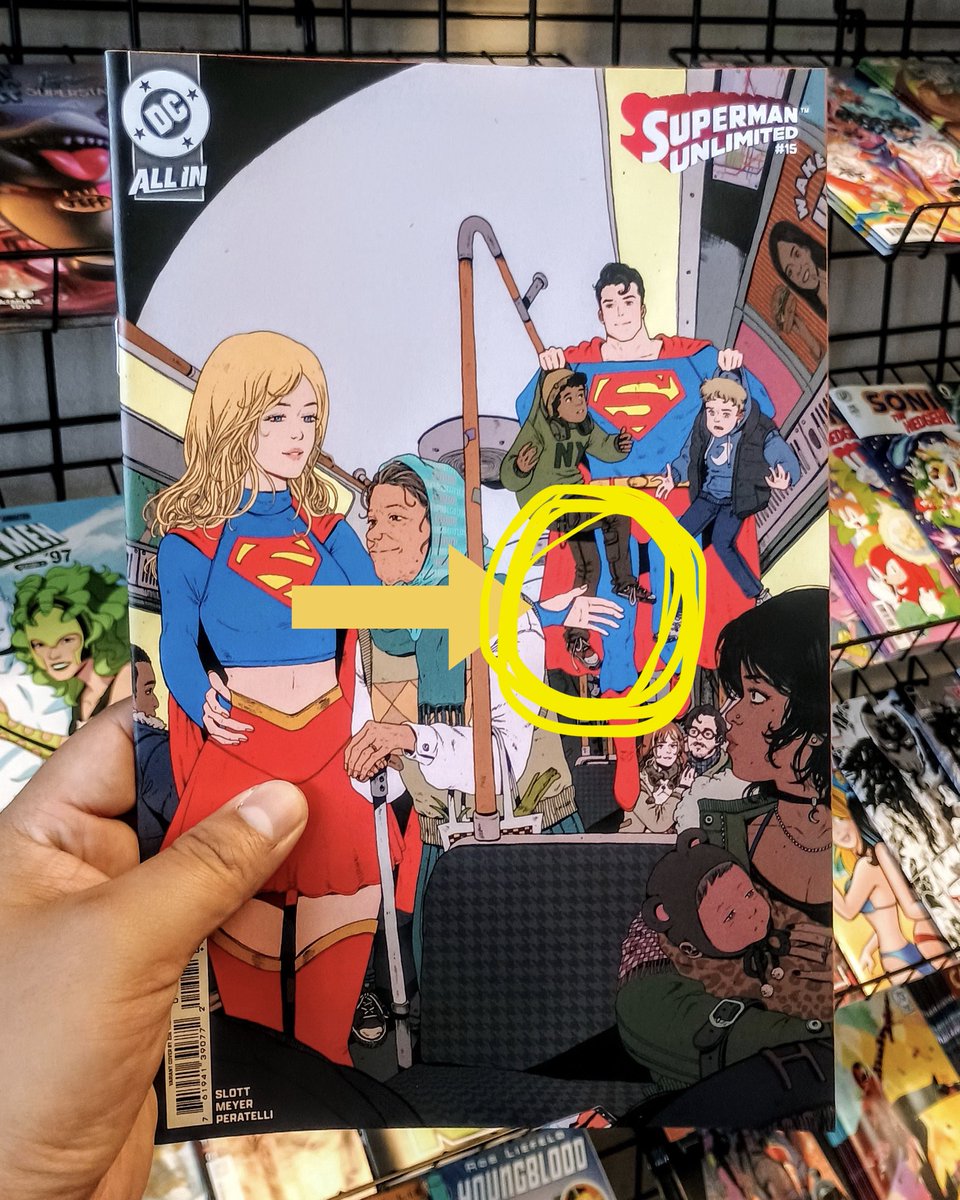 jecepii's tweet photo. @j0tatsu @luiseatscomics It’s the way the suit goes around her thumb/palm, the hand you’re showing is hover handing a bit so you can see the thumb loop part and her palm. https://t.co/xacDSZAK3w