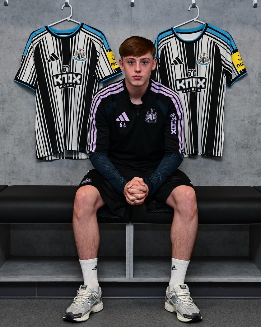 NUFC's tweet photo. Kacey Wooster, Henry Johnson, Guy Bloomer and Jake Durrant have all signed their first professional contracts with the club ✍️

Congratulations, lads! 💪