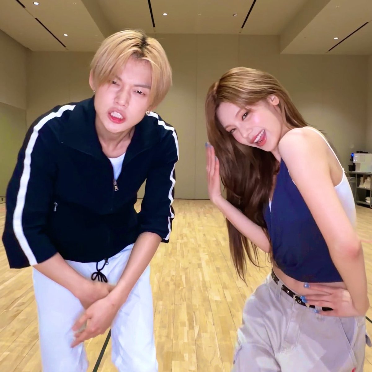 yeonjun_yeji's tweet photo. BOLEH TENGIL ASAL PACARAN
#Prinsip https://t.co/LWD6DseShL