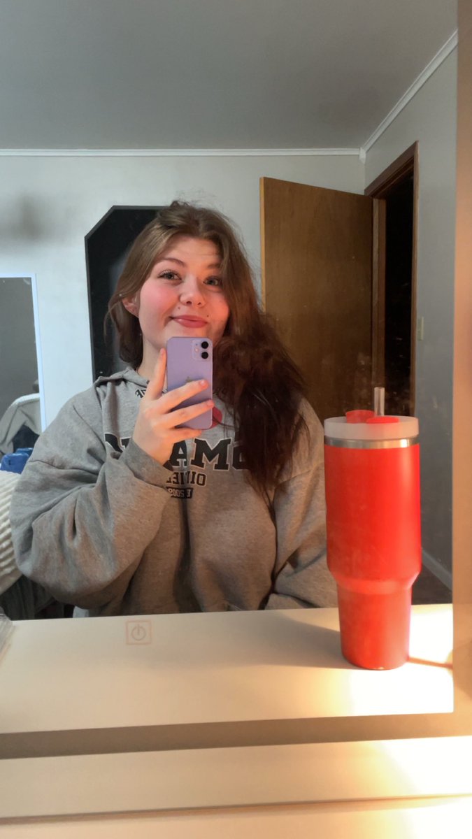 Silly4Lilli's tweet photo. Open your walllets now. 💰 
Your job is to shower me with money

Findom paying Humanatm humanwallet https://t.co/Z2N8KjEhdx