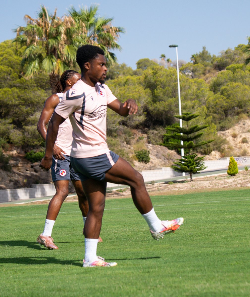 Reading FC tweet media