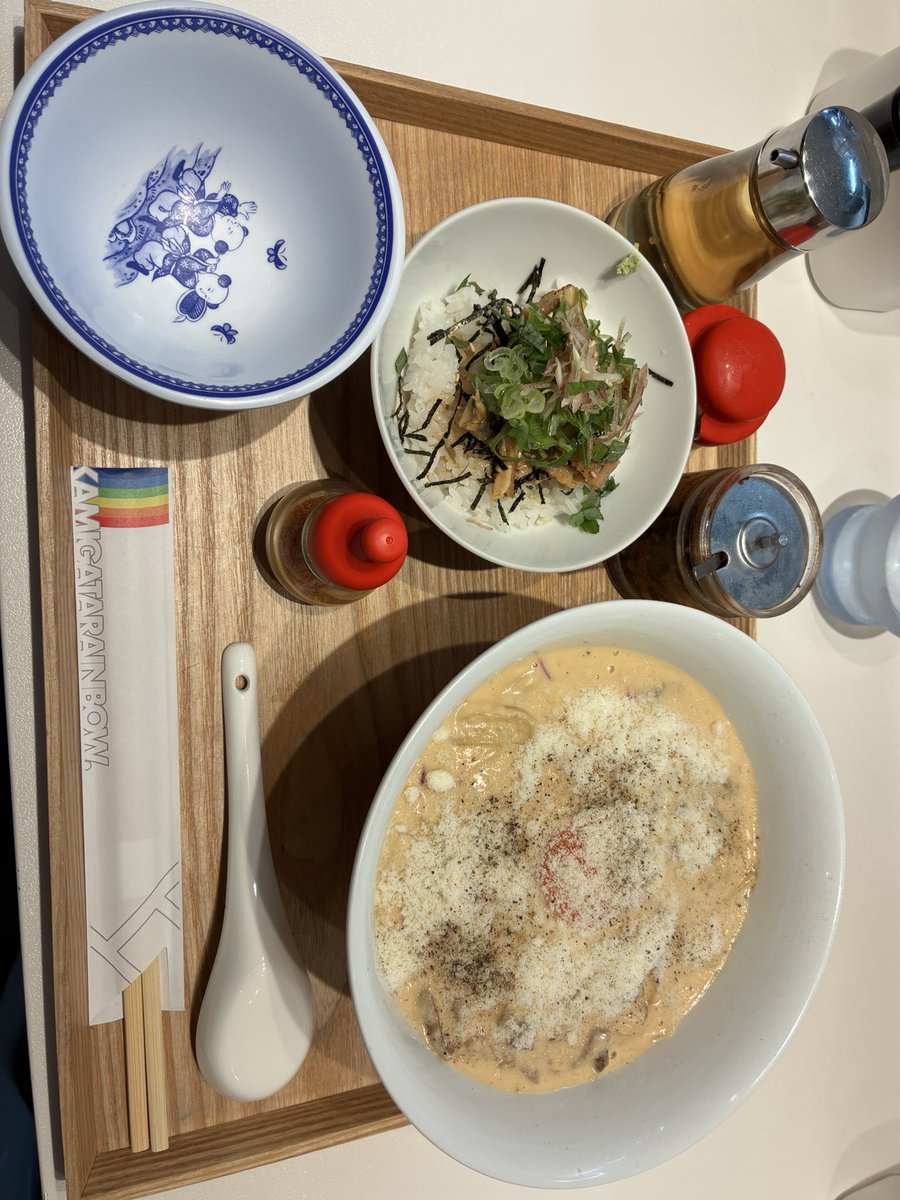 megmegmin_'s tweet photo. 今日限定のカルボナーララーメンと炙りあなご飯

ご飯追加注文したくらいには美味しかったどす🥰 https://t.co/RYE51dgZCS