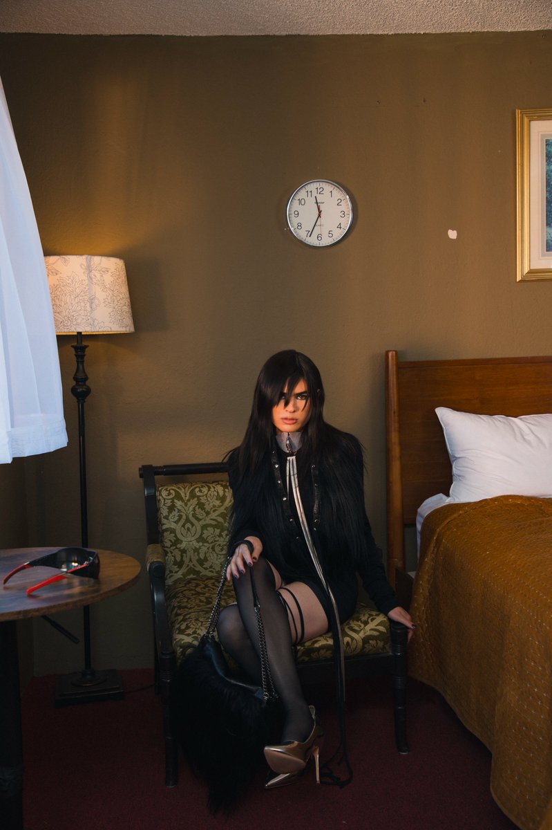 thefader's tweet photo. underscores on having three personas:

“There's Devon, there's April, there's underscores. And it's like, okay, I'll just let them all be in flux or whatever."

Read more: https://t.co/ss59t4aghW https://t.co/9QKPibyfAN