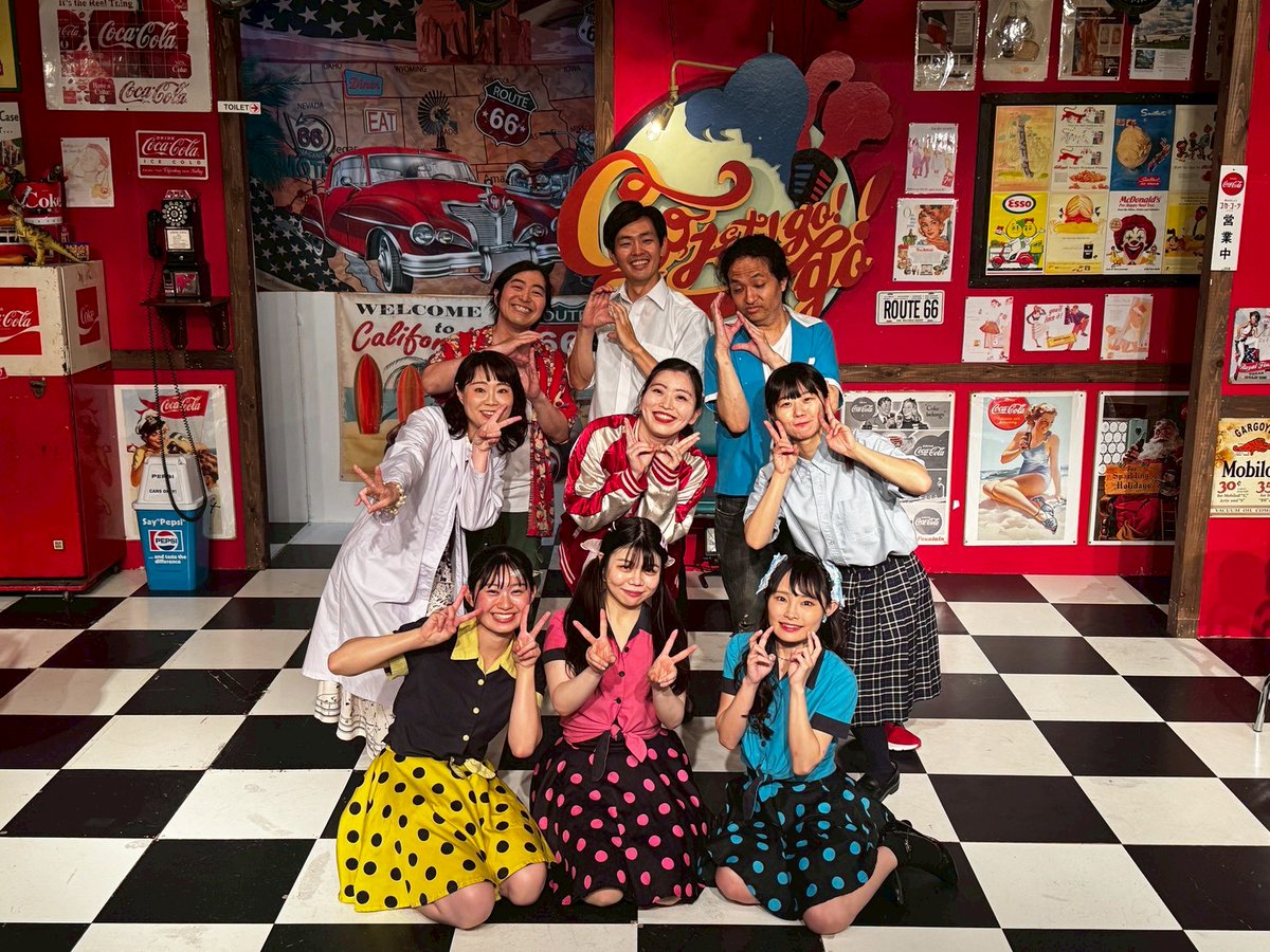dwolintytock's tweet photo. #JETくん、千秋楽まで駆け抜けられました!!
課題も見つかりつつ、今届けられるものを目一杯やったと感じてます……!

エールカードも沢山いただけました!いつも有り難うございます!!

照明音響が変化すると、勝手に遊びたくなるよね～(3枚目)

あとは打ち上げで年下男子に偉そうに振舞う古町(4枚目)笑 https://t.co/CBbgWEWGlH