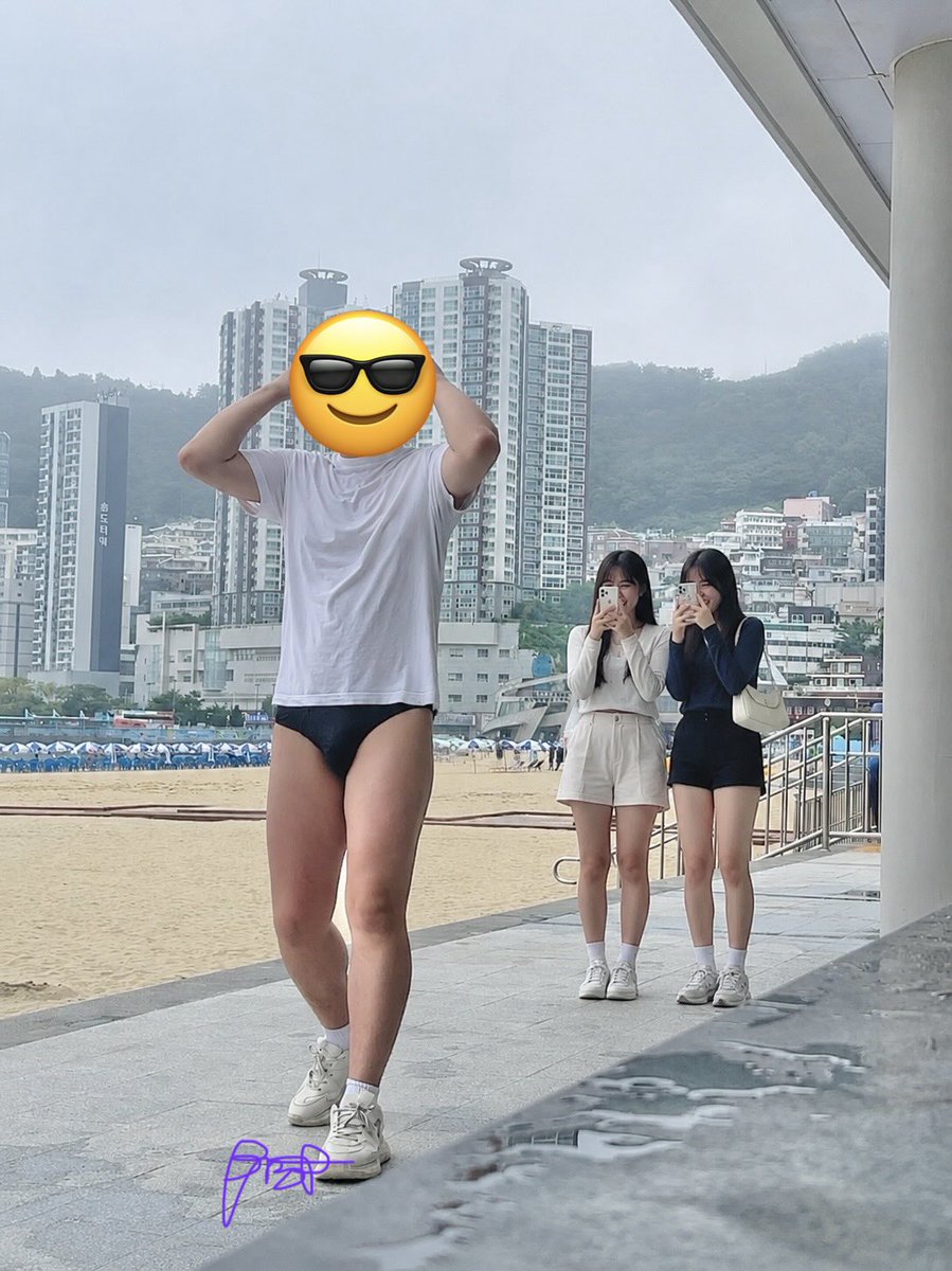 Linelesscharger's tweet photo. 여름에 해수욕장으로 물놀이 가기!! 1-3편

뒤에서 누군가가 쳐다보는 느낌이 드는데.. 😅
기분 탓이겠지?! 😳😎

#해수욕장 #삼각수영복 #beach #speedo #vパンツ https://t.co/rP87PlcCfU