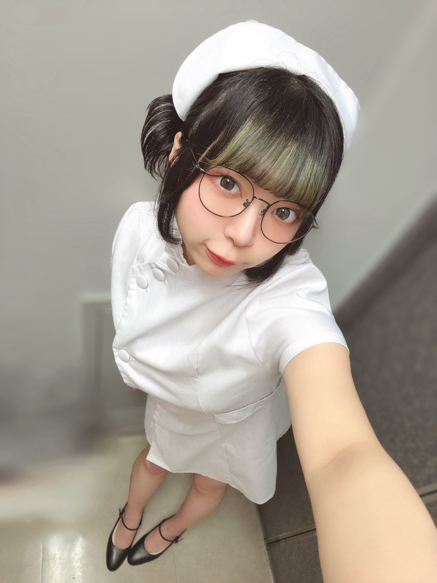 maid_mikako's tweet photo. 💉🤍 https://t.co/jk3pfsoWgg