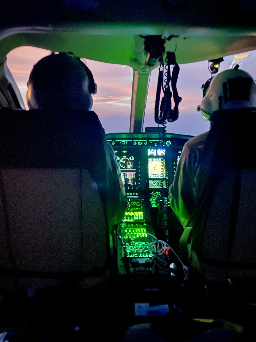 SoCalUSFS_Fire's tweet photo. Wildfire response doesn’t stop when the sun goes down. In recent weeks, #USFS night flying aircraft have responded to multiple fires giving ground crews a tactical advantage for the next operational period. https://t.co/n9GHlFL6Yz